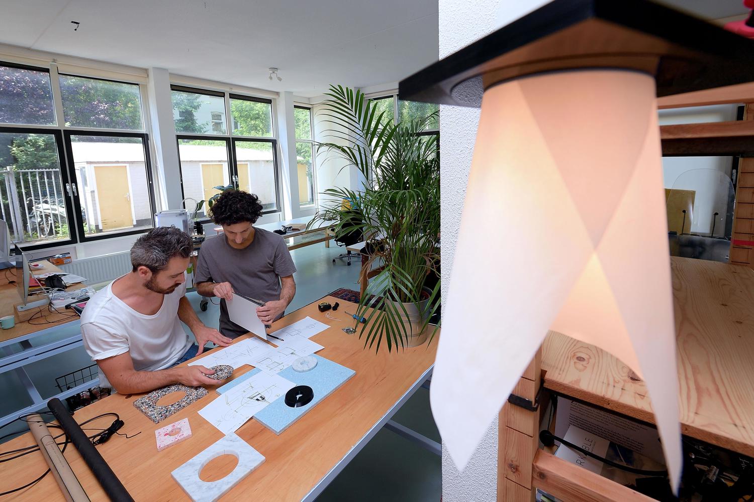 Maarten Heijltjes en Simon Akkaya van ontwerpbureau Waarmakers | Brabant Brand Box