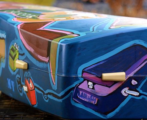 Deze doodskist van Onora is beschilderd door kunstenaar Michel Tijsterman - Brabant Brand Box 