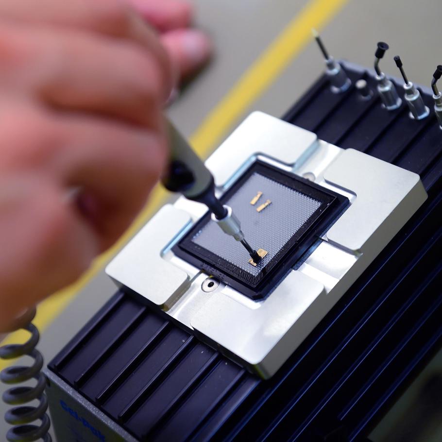 EFFECT Photonics makes Photonic Integrated Circuits | Brabant Brand Box