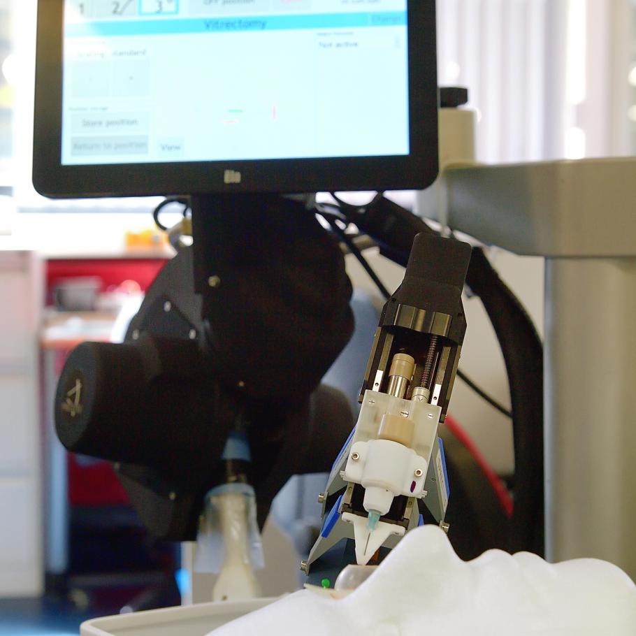 Der Preceyes-Roboter ist eine Beruhigung für jeden Augenpatienten | Brabant Brand Box